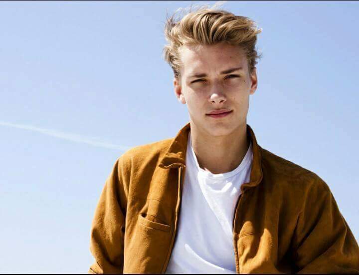 Bol #sadist li geceler 😊  #sarı 

<a href="/surazkurt/">Uraz Kurt</a> <a href="/saysinsendogan/">Ayşin Şendoğan</a>  <a href="/smervesendogan/">aylakmadam</a> <a href="/sadistpatron/">Patron</a>