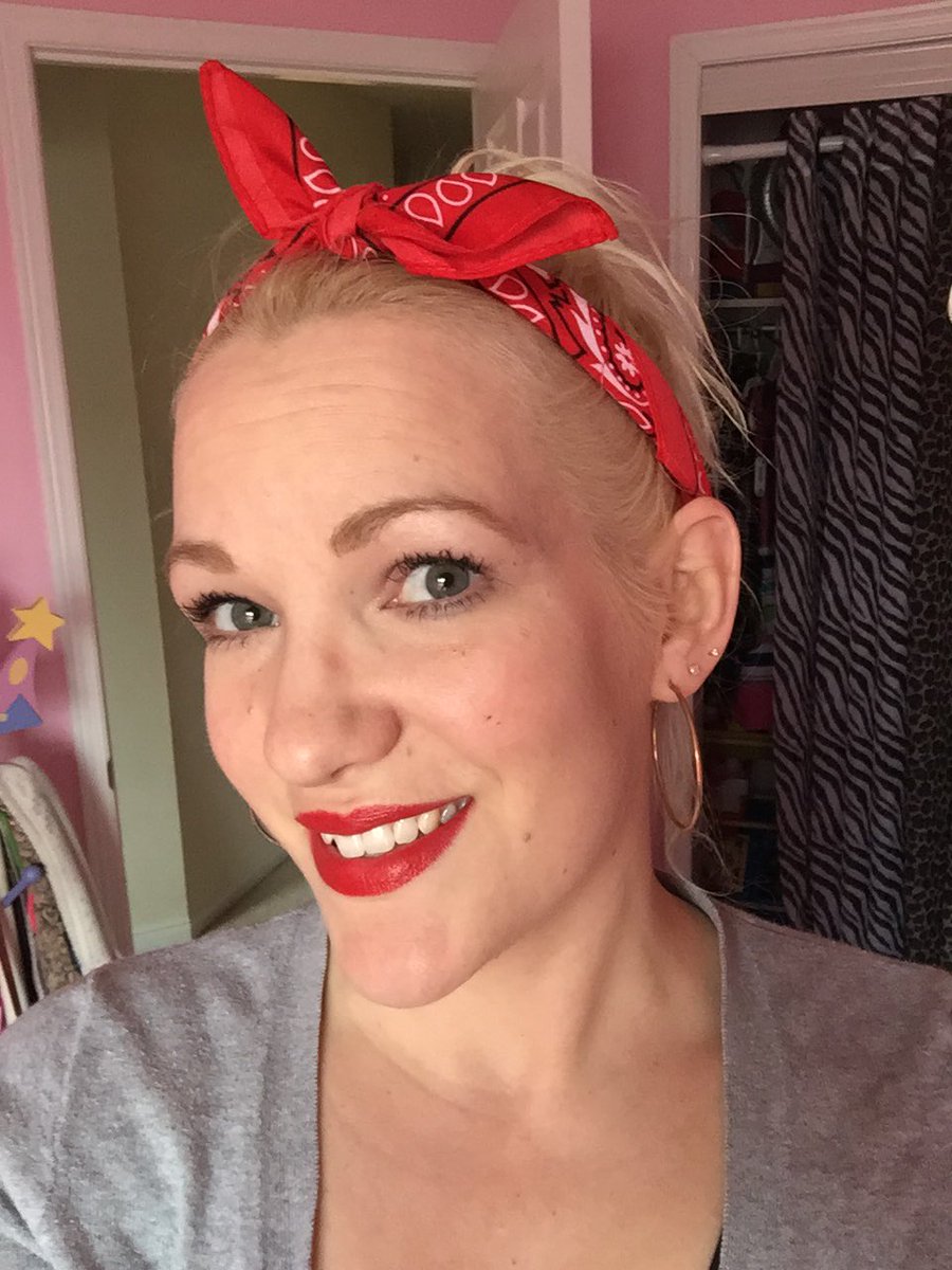 makeupbyme_t's tweet photo. Feelin a little #rockabilly 💋 https://t.co/Gbas2PIiDv