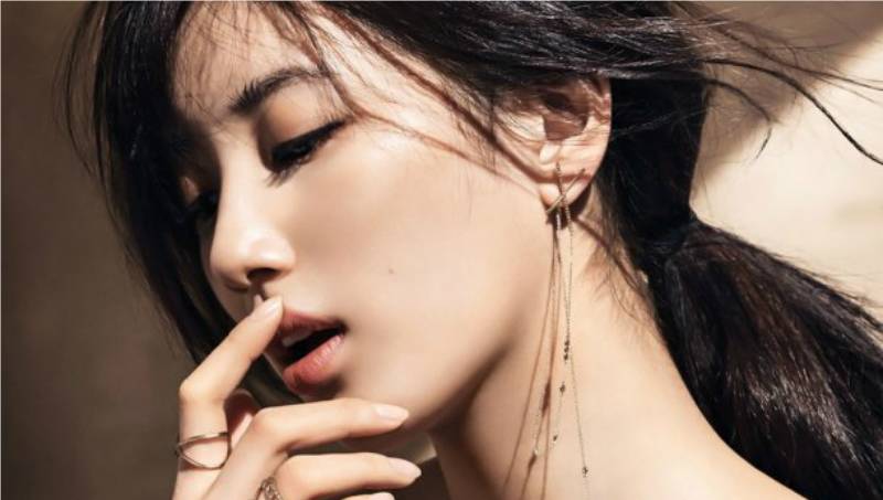 Suzy becomes the icon of elegance for 'Didier Dubot' allkpop.com/article/2016/0…