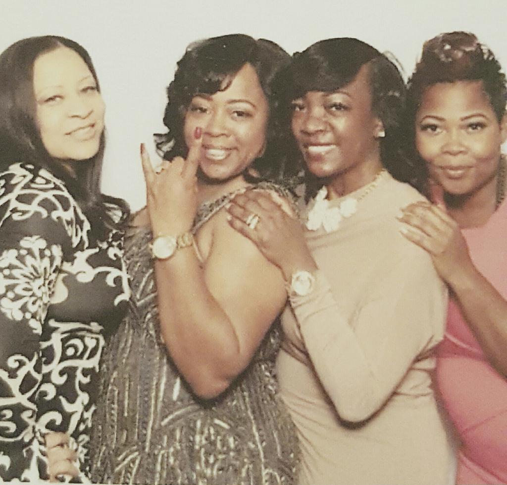 ItzAPartee's tweet photo. The many shades of Beautiful Black Women 
.. https://t.co/kABKkHBhxa
