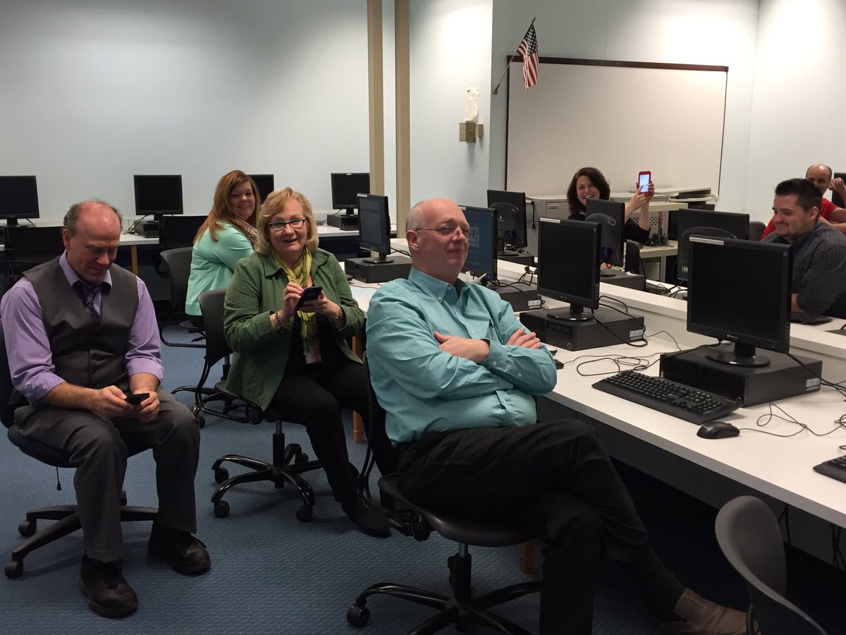 kathykd23's tweet photo. WCTHS in Twitter PD session https://t.co/lkPLSUDJQ6