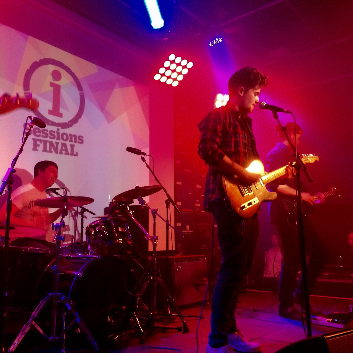 Good set by <a href="/LowlandersBand/">Lowlanders</a> in tonight's #iSessionsFinal #Manchester