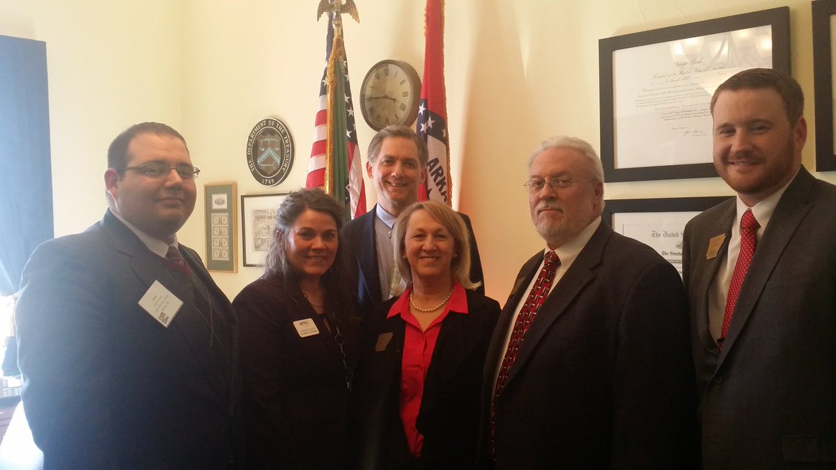 AlmaDECA's tweet photo. Thank you @RepFrenchHill for #CTE talk today. @actecareertech @DECAInc @ArkansasDECA @AR_ACTE https://t.co/VnrdgW1TRX