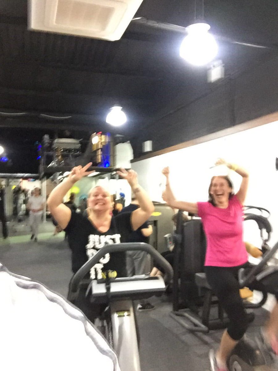 tezlong's tweet photo. #hubclassics loving the choons @gym_hub π―ππ» https://t.co/iuzMkbroFn