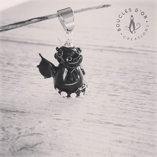 seaturtlegifts's tweet image. Tortunette ! 
#bouclesdorcreations #beadmaker #seaturtle #glass #filageverre #lampworkbead… bit.ly/1QHcoM5