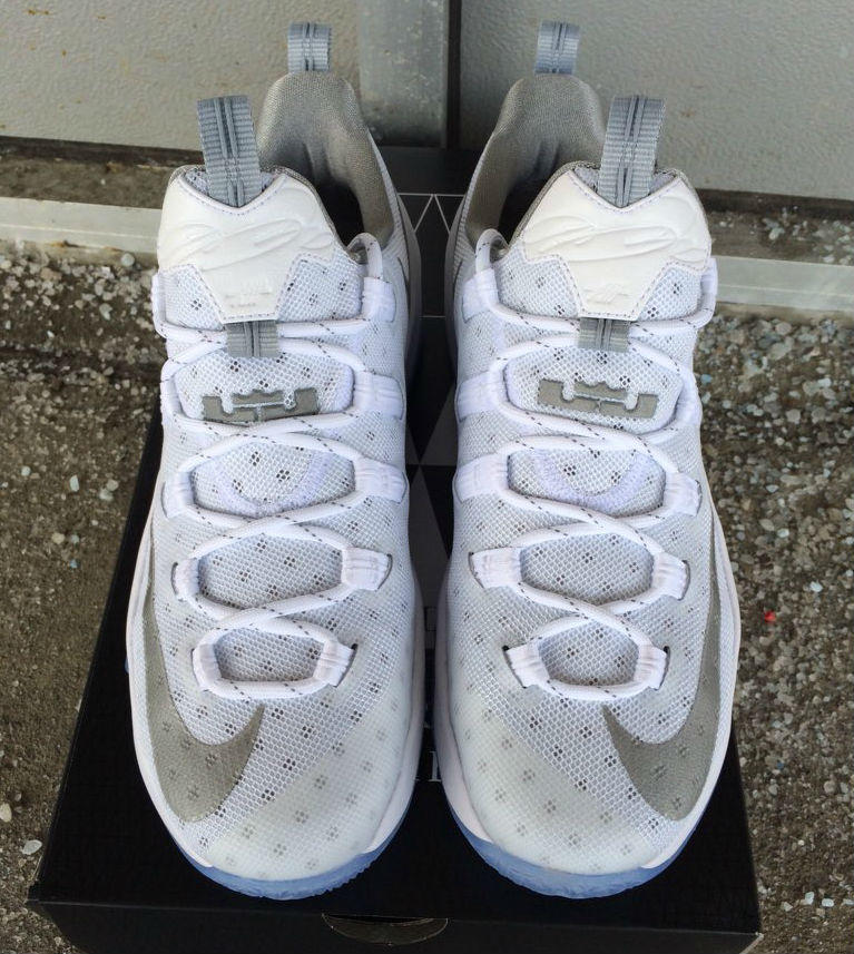 SneakerShouts's tweet photo. Closer Look at the Nike LeBron 13 Low "White/Silver" https://t.co/v9Tqi9dgE3 https://t.co/vgQL6v1e83