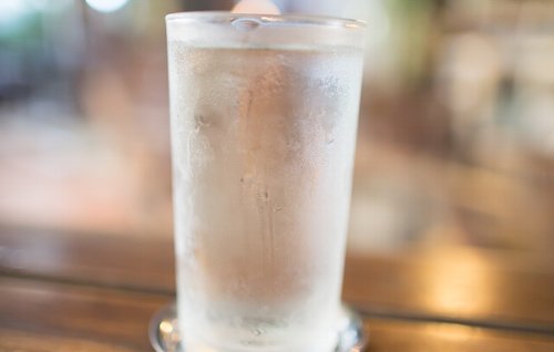 WomensHealthMag's tweet photo. 3 drinks that are more effective than lemon water for weight loss: https://t.co/qQ1DvE8IWL https://t.co/GOSz94gLsp