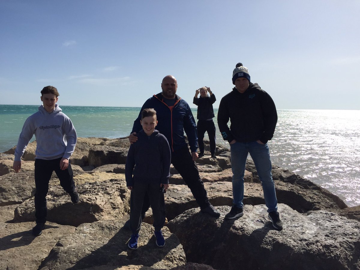 Rest day in Spain for team <a href="/sjpmoto/">SJP Moto</a> <a href="/callumgreen49/">callum green</a> <a href="/RobDavidson114/">Rob Davidson™</a> charlieheyman due to wind #itiswhatitis