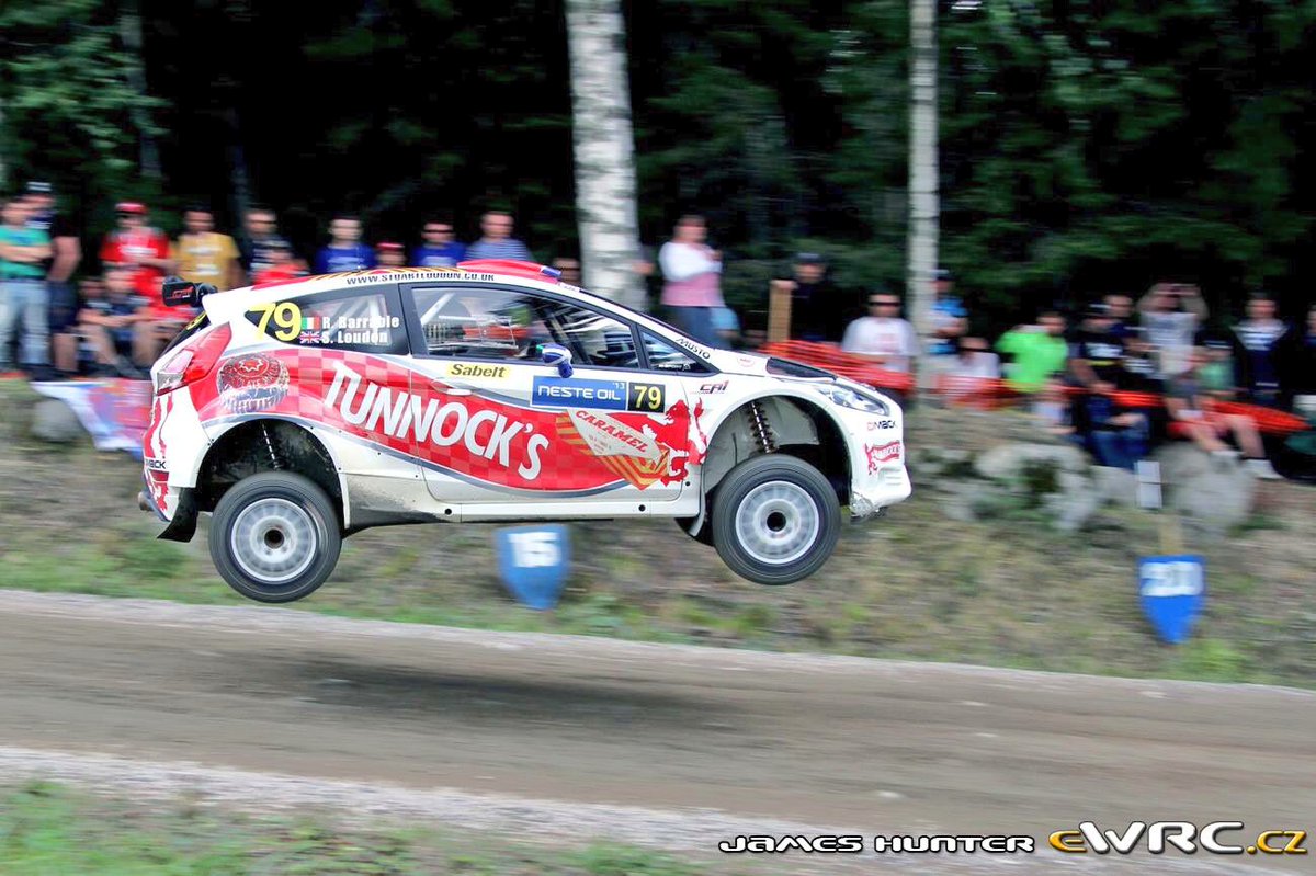 stu_loudon's tweet photo. Happy #LeapYear you filthy animals 😎 #FullDroop @TunnockOfficial https://t.co/70BnPfss7E