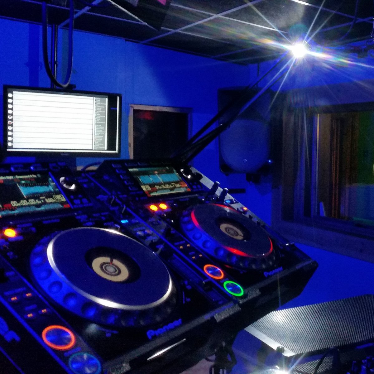 MindVortex's tweet photo. Now LIVE on rough tempo radio!! #mindvortex #dnb #ramkent @RAMrecordsltd https://t.co/177v7c9npe