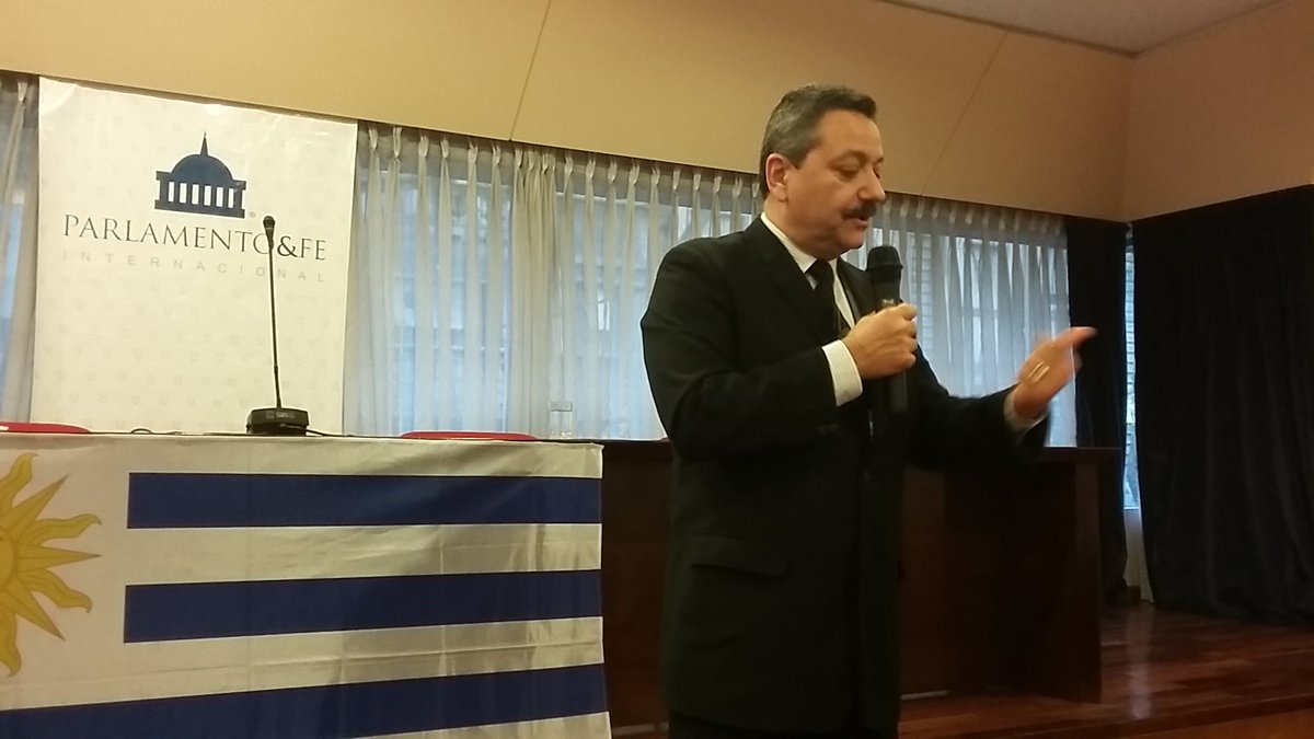 ...en vez de duplicar nuestras oraciones por el gobernante"... Alfonso Murguía