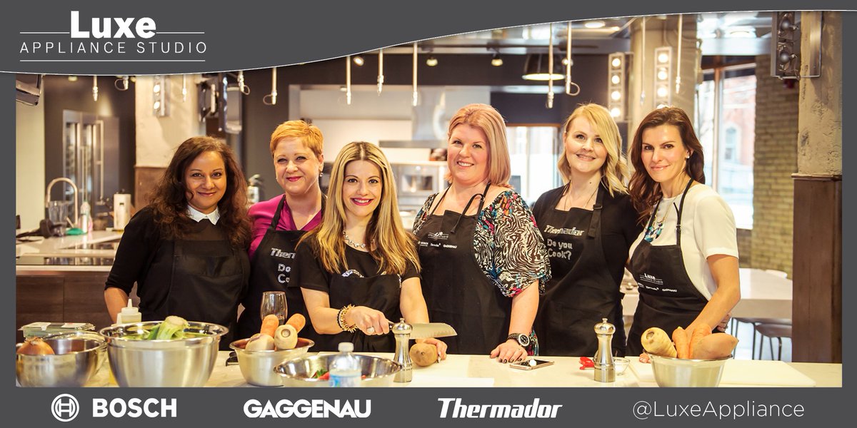 Watch out Ramsay! #LunchandLearn <a href="/vanessajfrancis/">Vanessa Francis</a> @CoriHalpern <a href="/glamamama/">Christine Da Costa</a>  <a href="/designinghollie/">Hollie Cooper</a> <a href="/CuratedHouse/">Sarah Walker</a> <a href="/erikaveh/">Erika</a>