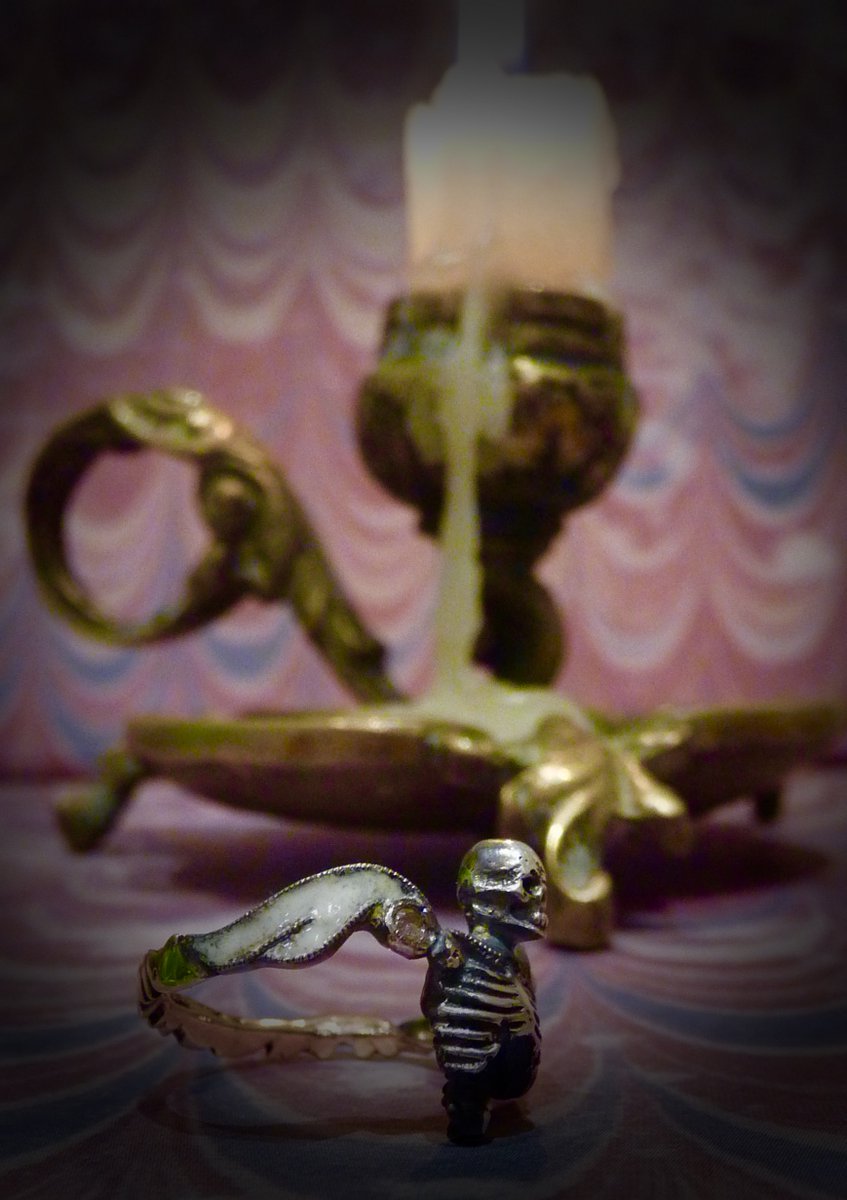 BoxOfLostSouls's tweet photo. This extraordinary ring is about to go live in our Etsy shop. #gothictreasure #Victorianmourning #skullrings #skull https://t.co/WiIhh2Hy3O