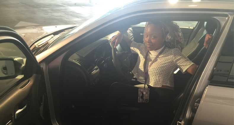 lalanii's tweet photo. Humor: Backseat Selfies with @VFSocialClub @Chrysler #ChryslerVF https://t.co/QwdAWUh2lu https://t.co/2hUnWFmf3F