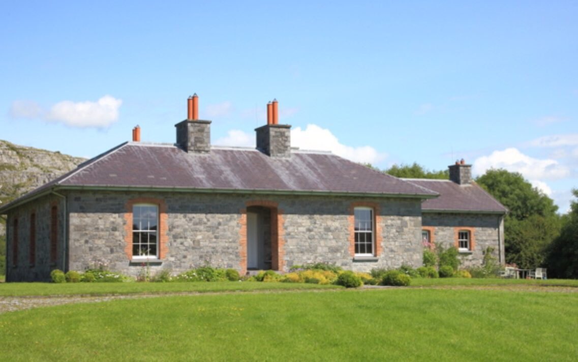 myhenplannerIRL's tweet photo. Gorgeous house in Co Clare available to book via https://t.co/xXRhbbs6O5 #henparty #theburren #wildatlanticway https://t.co/MaWZGa0vKO