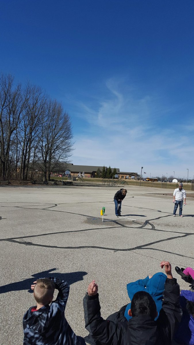 SirLearnALot's tweet image. We learned about how energy can blast 2 liters into the sky with a few pumps of air. #SCIENCE!!!