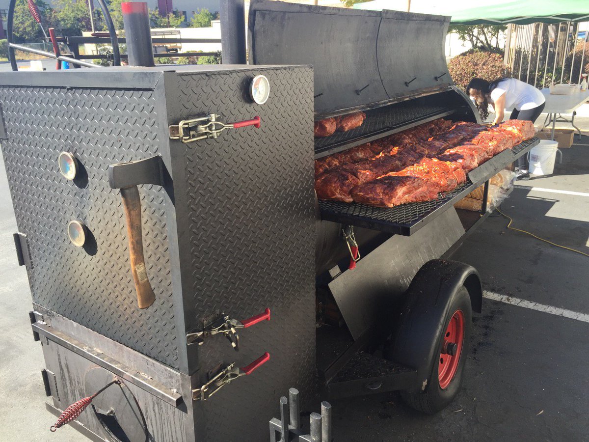 ozbbqwizards's tweet photo. #catering #eventplanning #restaurant #AutoExpo2016 #dealerships lease it and they will come! https://t.co/CcnZKEROfj
