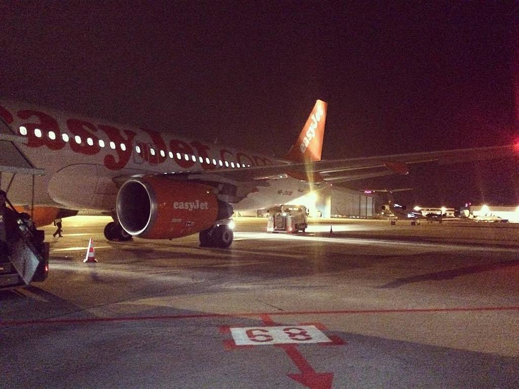 alexsmolik's tweet photo. Well, that was a short flight! Landed in Geneva! Ready for tomorrow! #Geneva #ReadToRumble… https://t.co/TBqoUNYhBR https://t.co/shACQMWEjA