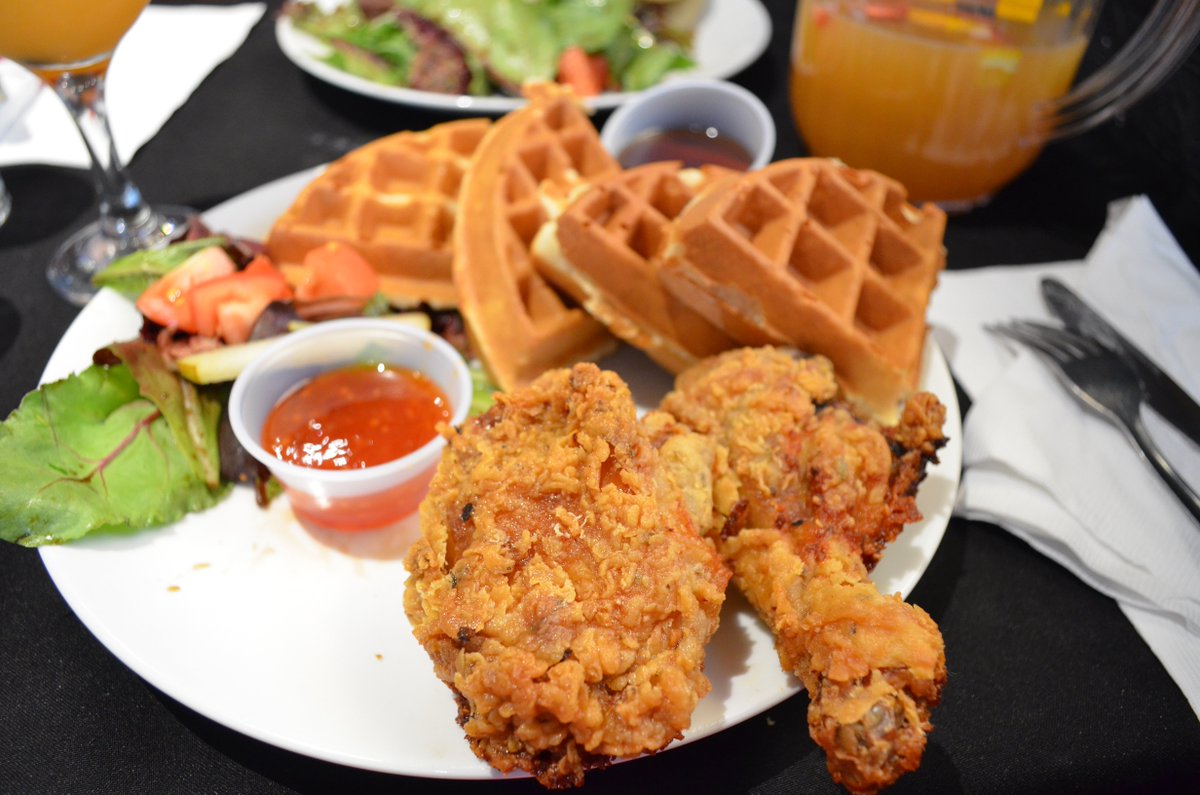 MeanderingSpork's tweet photo. Nothing warms the soul like chicken and waffles at @Harlem1920. #gastropost https://t.co/8VuGcOkdZZ