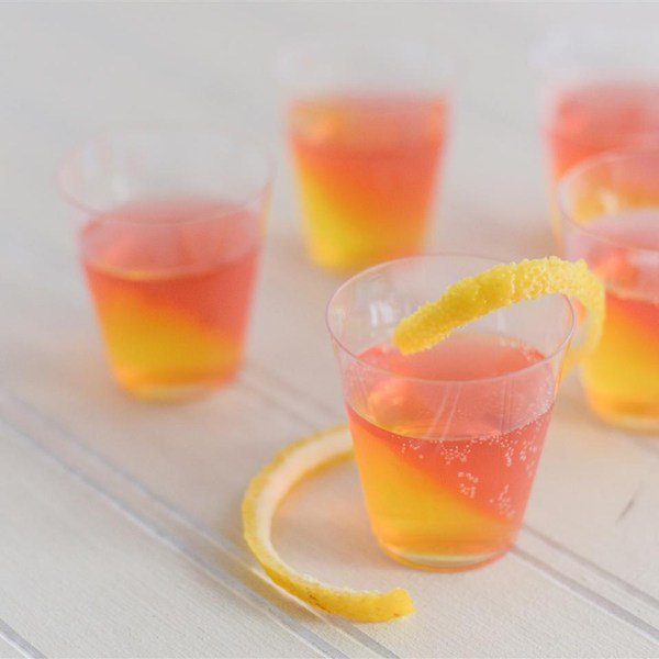 RT <a href="/thekitchn/">The Kitchn</a>: The French 75 goes jiggly with these Jell-o Shots: on.thekitc.hn/vZMNof (via @allrecipes)
