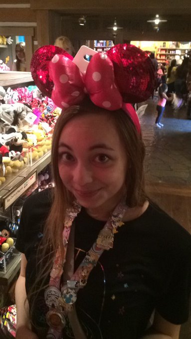 so uh disneyland is great https://t.co/iEnlOsRbw3