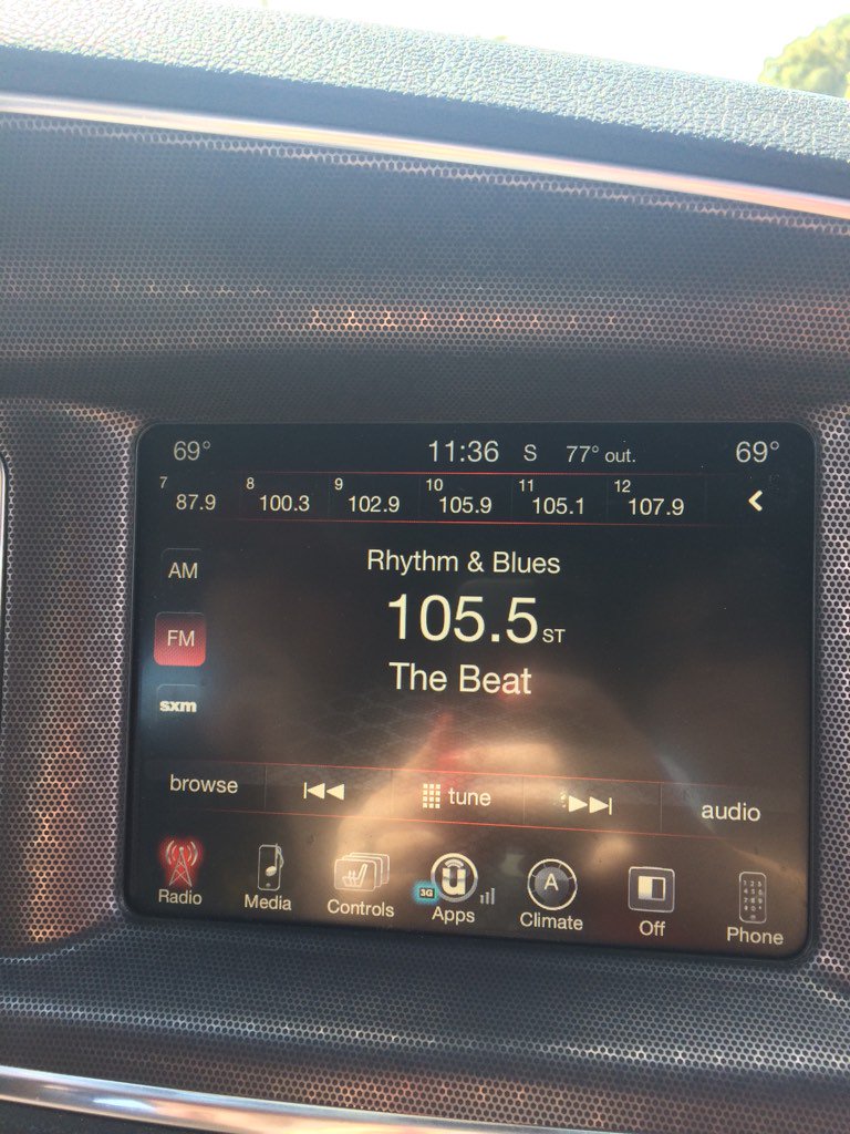 CantHutchThis's tweet photo. @KyleNiermann @BlufftonUBsball 105.5 the beat! Jammin in Southwest Florida https://t.co/Iuvw2txphZ