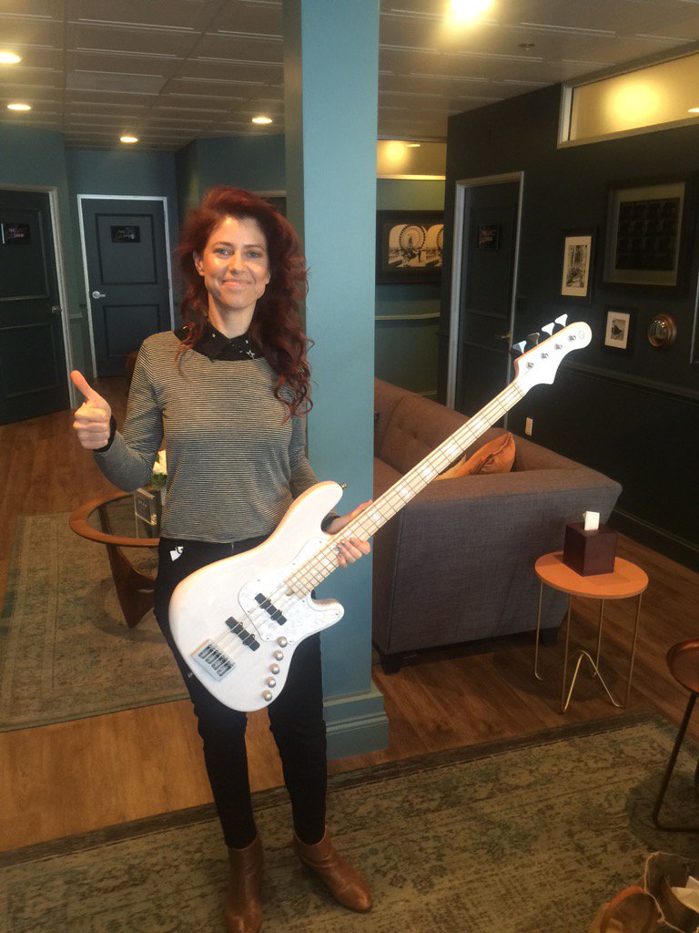 Prosthetic legs leg neatorama протезы современные bespoke designer orthopedic ног prosthetics prothese metal Hagar Ben-Ari on Twitter: "This stunning baby just arrived at CBS for me. So grateful. Thank you