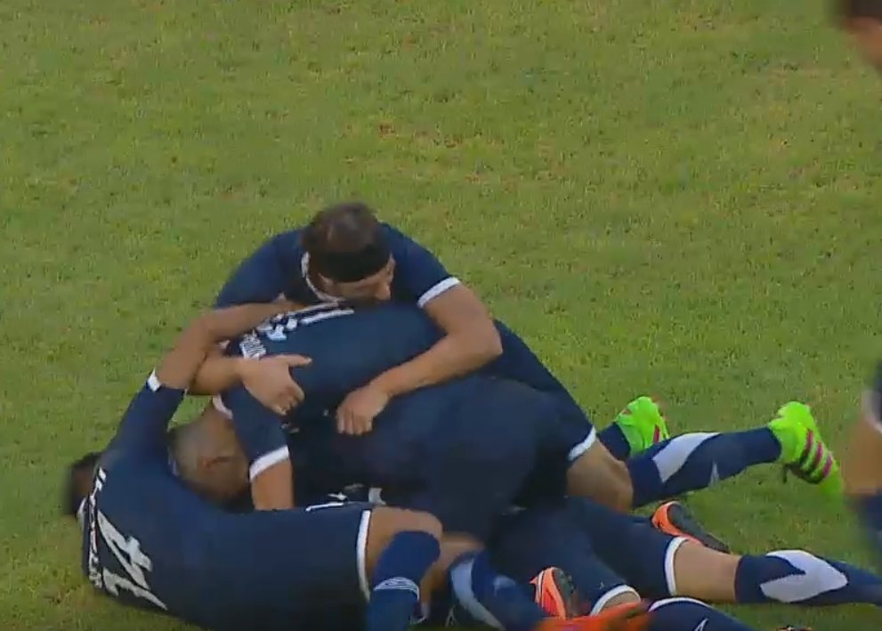 SC_ESPN's tweet photo. ¡Gol de Vélez! B. Cáceres marcó el 1-0 ante Gimnasia  a los 22' del PT. https://t.co/wASVVtOn1J
