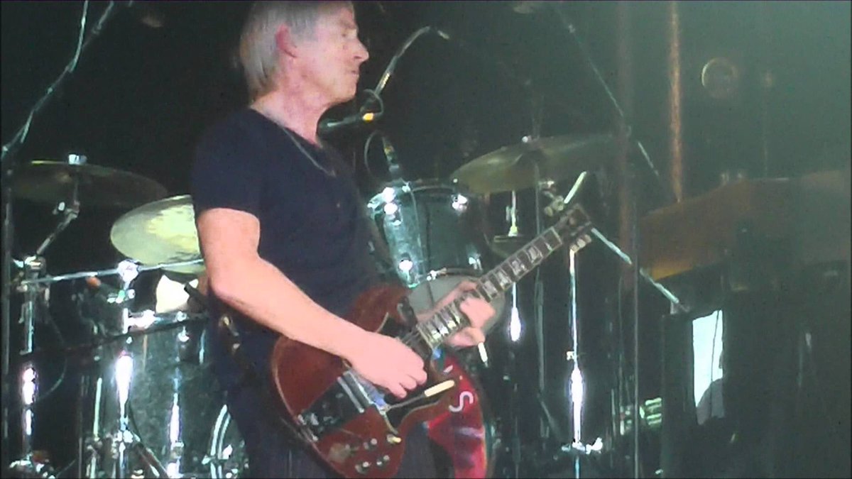 有名アーティストの機材 Sur Twitter ポール ウェラー ギブソン Sg ギブソン Sgを使用 ラージピックガードでマエストロアーム搭載というとても珍しいモデル Https T Co Lrs5jx4h0j