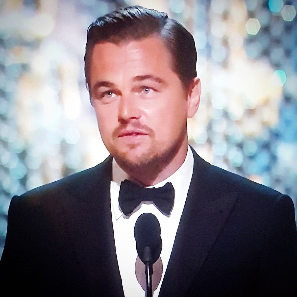 HazelChevron's tweet photo. Did you catch the #Oscars Sunday night?? Congrats to #LeonardoDiCaprio on his first ever win at the #AcademyAwards!! https://t.co/bSOcnbyVaQ