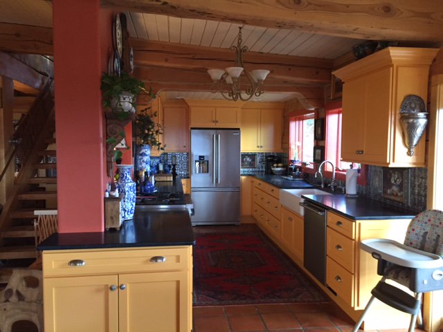 LinegarStone's tweet image. A beautiful soapstone to tie this kitchen together #qualitystonework #interiordesign #kitchenandbath