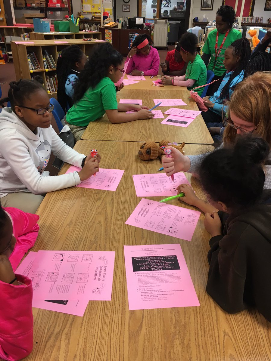 BuggGeneva's tweet photo. @PDESRams Pearls members discussing effective ways to communicate @ the monthly meeting. #ncssbethebest #onenewton https://t.co/qSQWy1tMf3