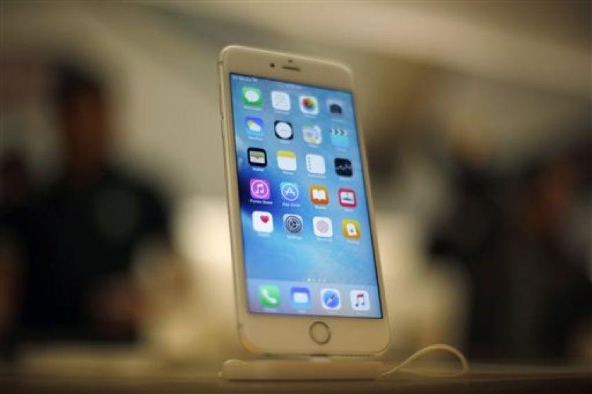 FBI no puede obligar a Apple a hackear iPhone: juez bit.ly/1RgFGln