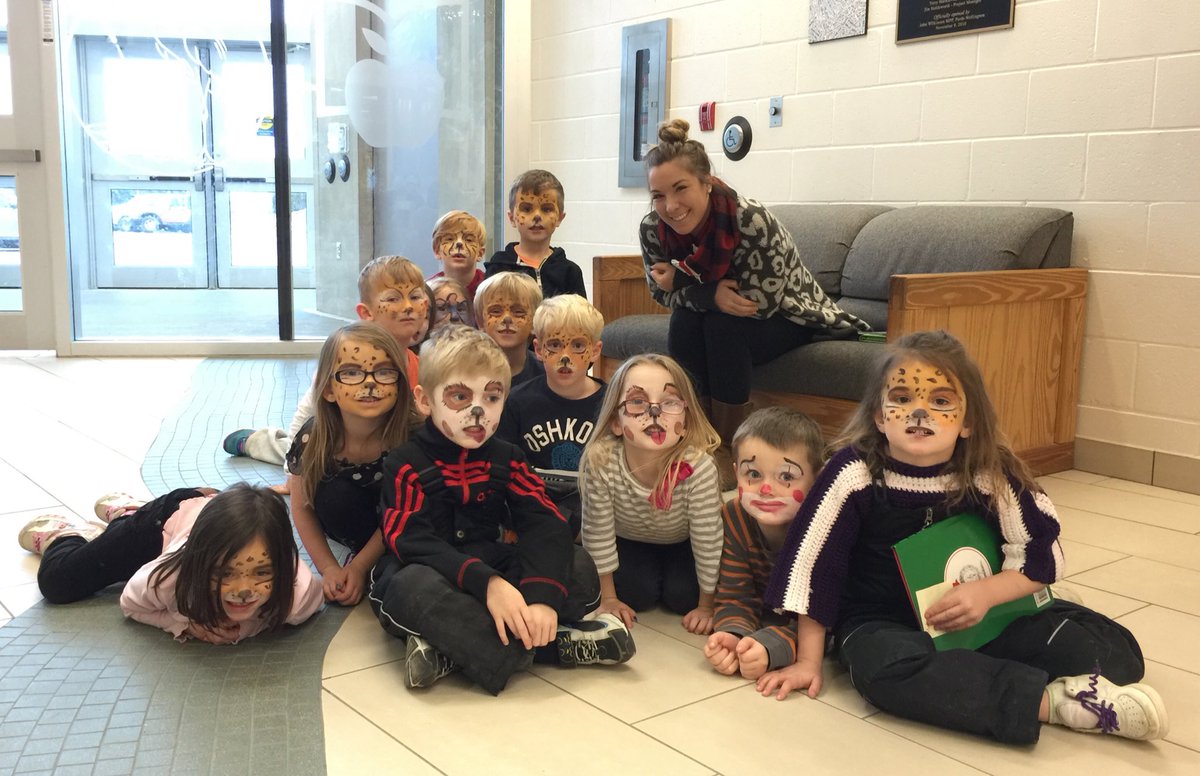 LittleFallsPS's tweet photo. The #circus came to town! #LeapYear festivities in #JKSK. @jmorey is one talented artist! @KLCarlyle @MillsKimmill https://t.co/fthikboOZX