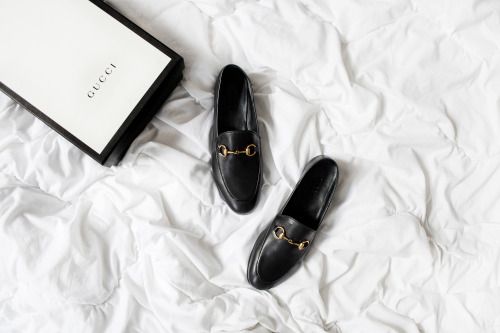 monacochanel's tweet photo. New Shoes - New me! https://t.co/w3xXKJIoYy https://t.co/l0xvtPBO6O