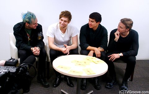 TVGroove's tweet photo. 【5SOSインタビュー記事公開！】
日本ツアーで来日した「ファイヴ・セカンズ・オブ・サマー」にインタビュー！思い出に残っているMV撮影とは？

☆インタビュー記事はコチラ⇒ https://t.co/hG90lsoiPT
#夏の5秒 https://t.co/r3pRJb4YmT