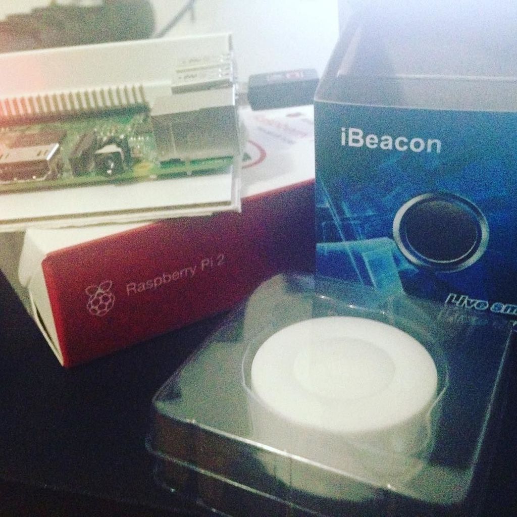 Insta_RaspPi's tweet photo. https://t.co/HGuqorJEuG - Working on my capstone project #IoT #iosdev #raspberrypi #beaco… https://t.co/AjjtcODNxO https://t.co/n1n6D2uez3