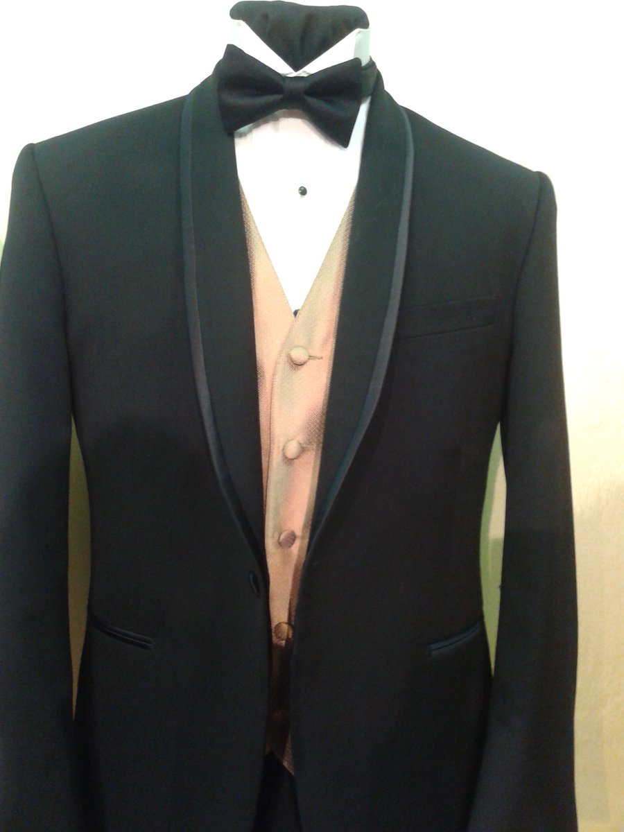 jameswitous's tweet image. #promtuxedos Mention this tweet when you rent your prom tuxedo and your bow tie is yours to keep for free!