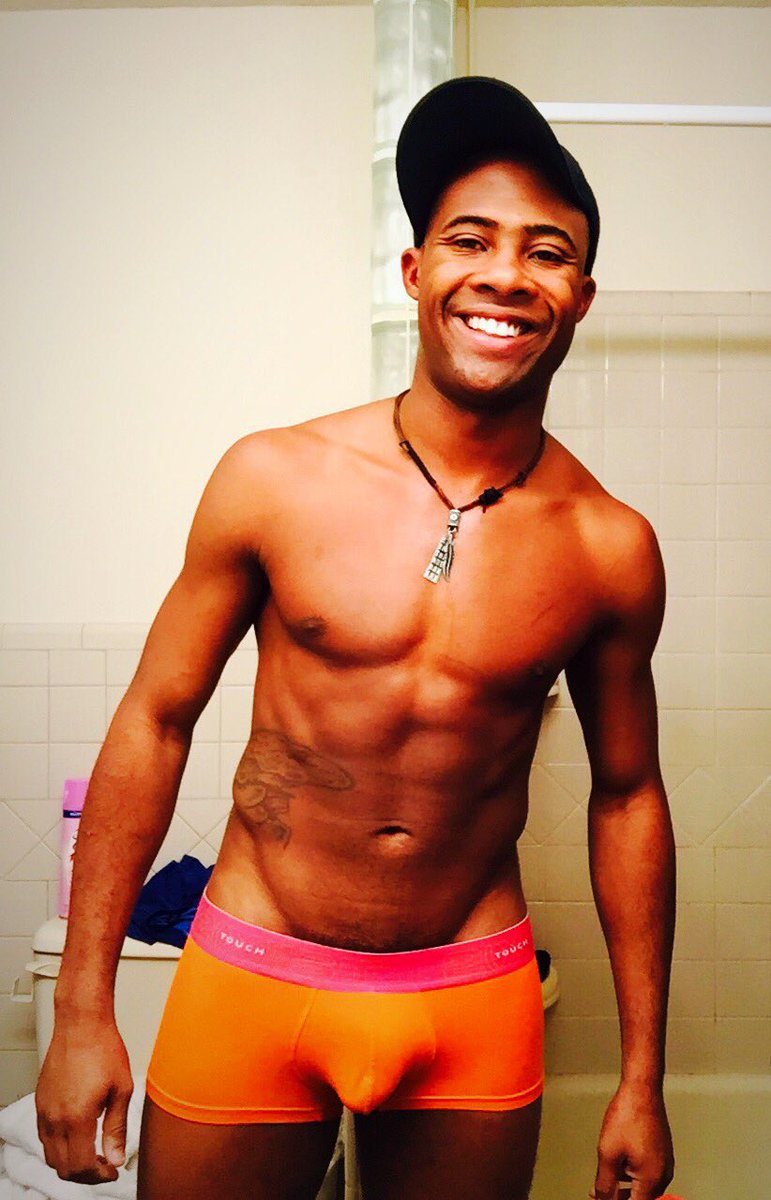 MichaelEClaxton's tweet photo. My MCM #MCM #Aestheticsexuel #pngsubmissions #fit #spornosexualdudes #lovehim #VersHaveMoreFun 🙏🏽 @PostNakedGuys https://t.co/O9kMnHWkcg