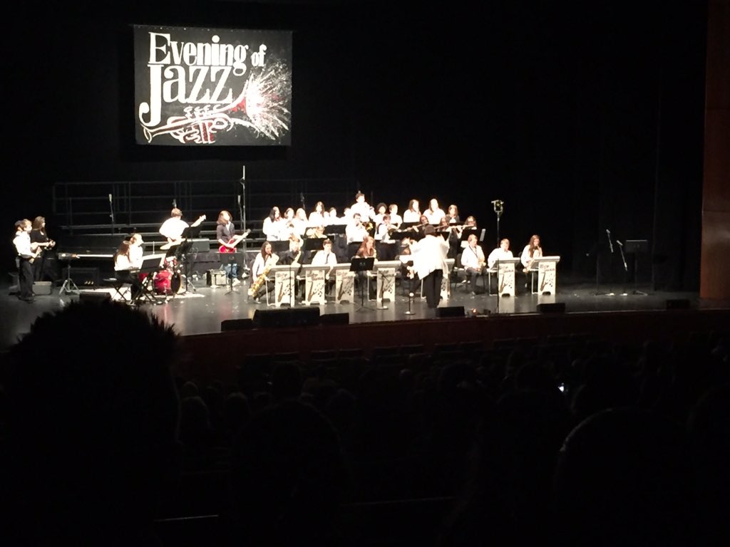 TCMowery's tweet photo. Great performance by the SAMS Jazz Hounds!! https://t.co/bA6hJ9ytxC