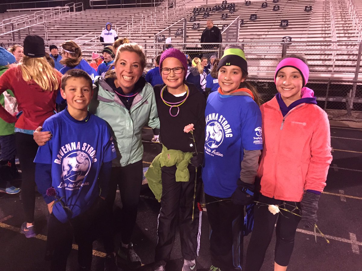 allABORDewyk5th's tweet photo. Class picture after we finished the 5k! #ravennastrong https://t.co/jmVqpQQpwX