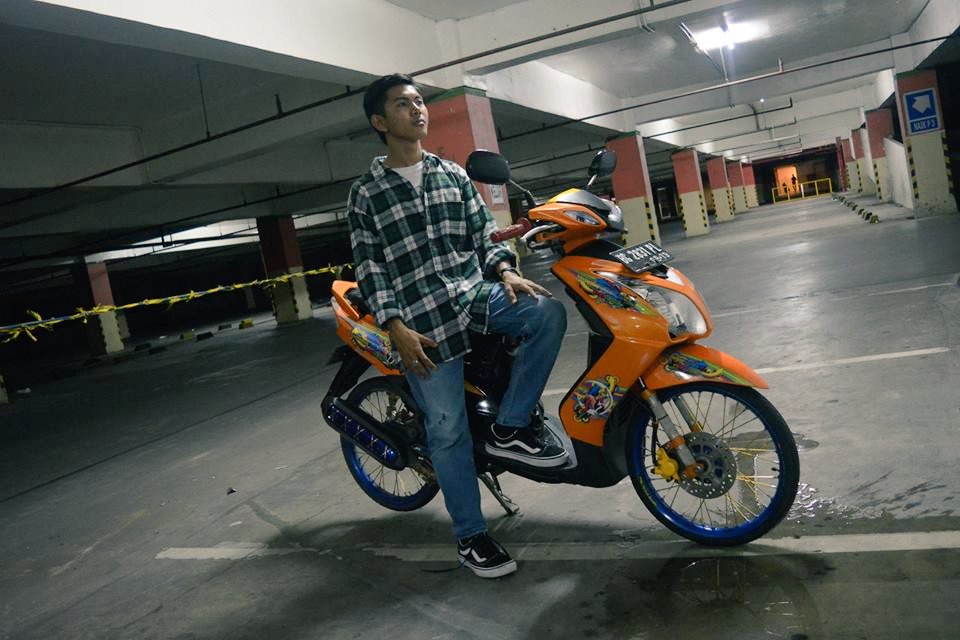 Rikyprastya's tweet photo. Cuma bisa bawa kamu kepanasan dan kehujanan,tapi yakinlah dia bisa membuat cerita indah dihidup kita https://t.co/TrjsuUT6fr