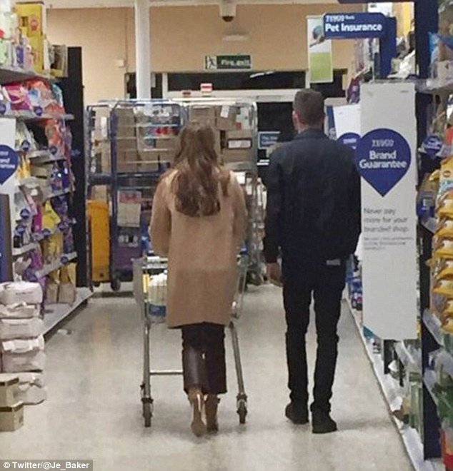 CelebrityDecon's tweet photo. #lgbt Syco pair Liam Payne &amp; Cheryl Tweedy 'lying together' photo https://t.co/4FEQ0YJjNv @DailyMailCeleb #tesco https://t.co/Tw3nZIGWLU