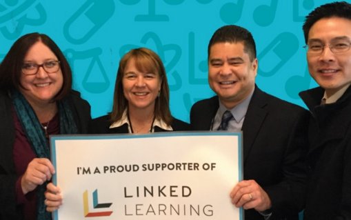 iLinkedLearning's tweet photo. What a great group of #linkedlearning supporters! Thanks for coming out to #LLCon2016. https://t.co/ktkej6rLAe