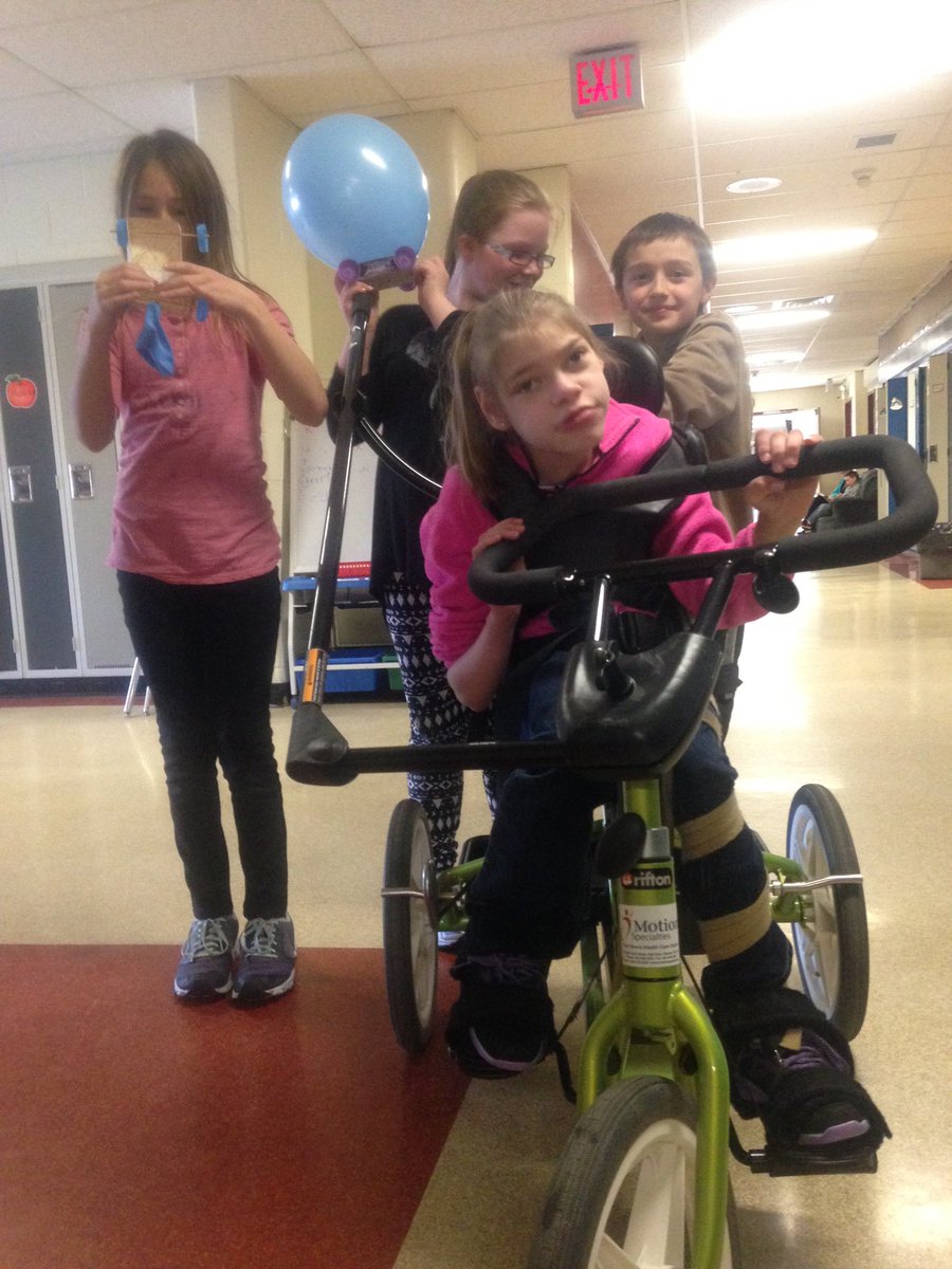 Teacher0708's tweet photo. @crsstch0 and Chloe showed us the simple machines on her bike and we showed her our box cars. #ele1 #ele6 @IREC1 https://t.co/qOTmTmhhDc