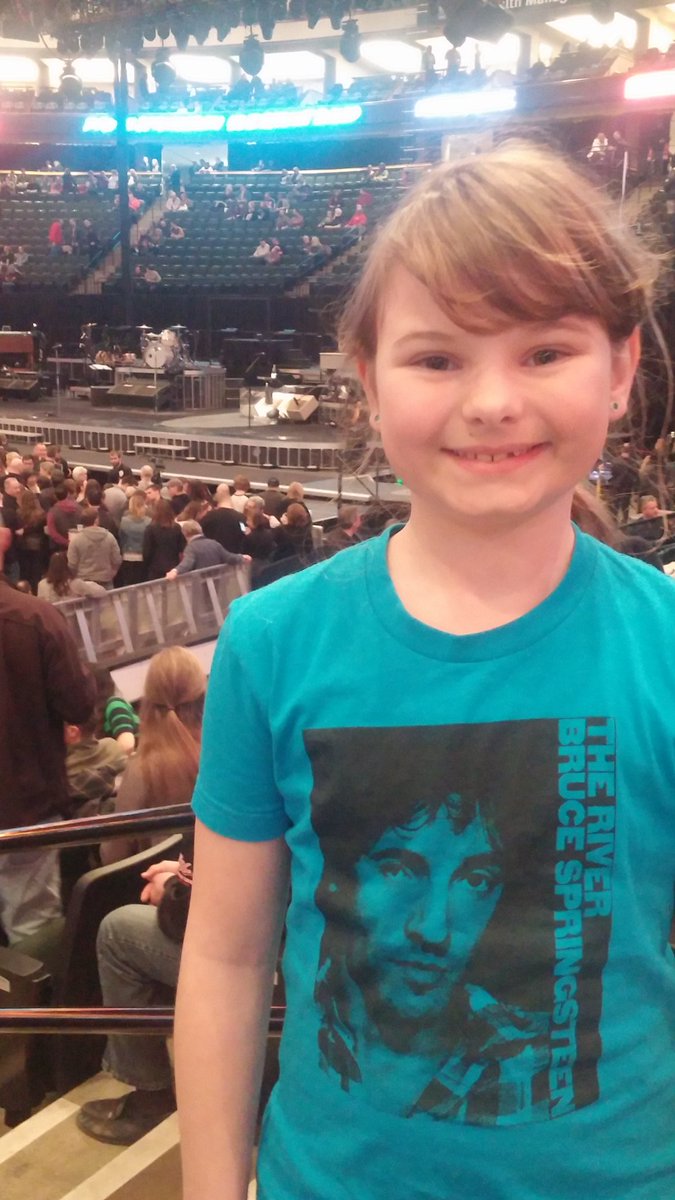 ddenhartog's tweet photo. Waiting for Bruce to hit the stage! #TheBoss #TheRiverTourStPaul https://t.co/PUnLnzsmyP
