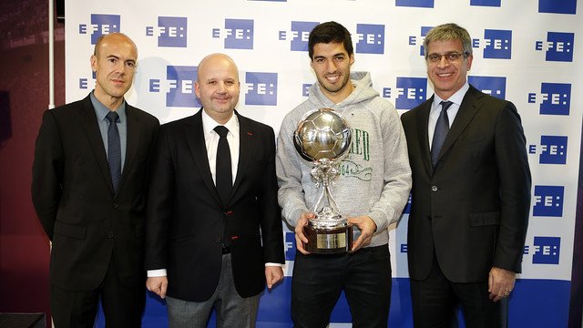 FCBarcelona_cat's tweet photo. 👏 Luis Suárez, premi iberoamericà de l'agència EFE https://t.co/puVNQwEdIZ #FCBlive https://t.co/Z8xdSKad7o