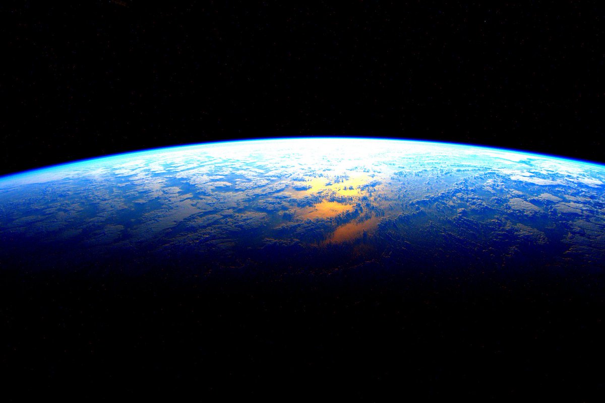 #Countdown We're down to a wakeup. #Earth. I'm coming for you tomorrow! #GoodNight from @space_station! #YearInSpace