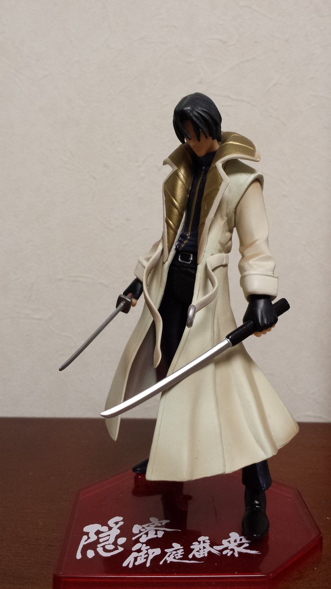 Uzivatel ｱｵ しの Na Twitteru 大抵のポージングで 何故か二刀小太刀を抜刀している それが四乃森蒼紫 T Co 909npe1usx