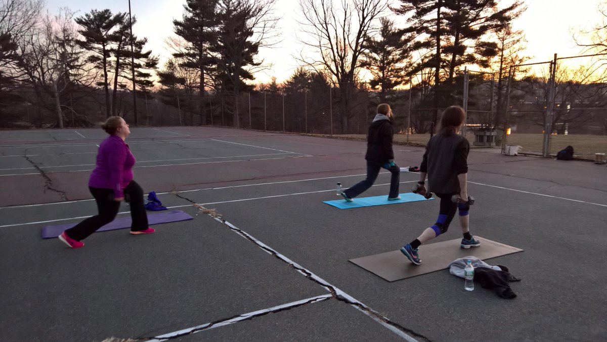 CoachAlexisMA's tweet photo. Loving our lunges on Leap Year! #AdventureBootCampLLC, #thinkoutsidethegym https://t.co/SSNRehcfmG